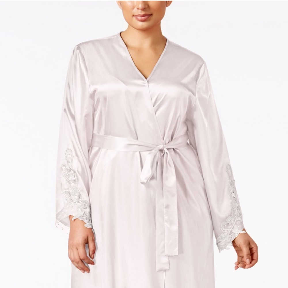 Satin Stella ivory long robe